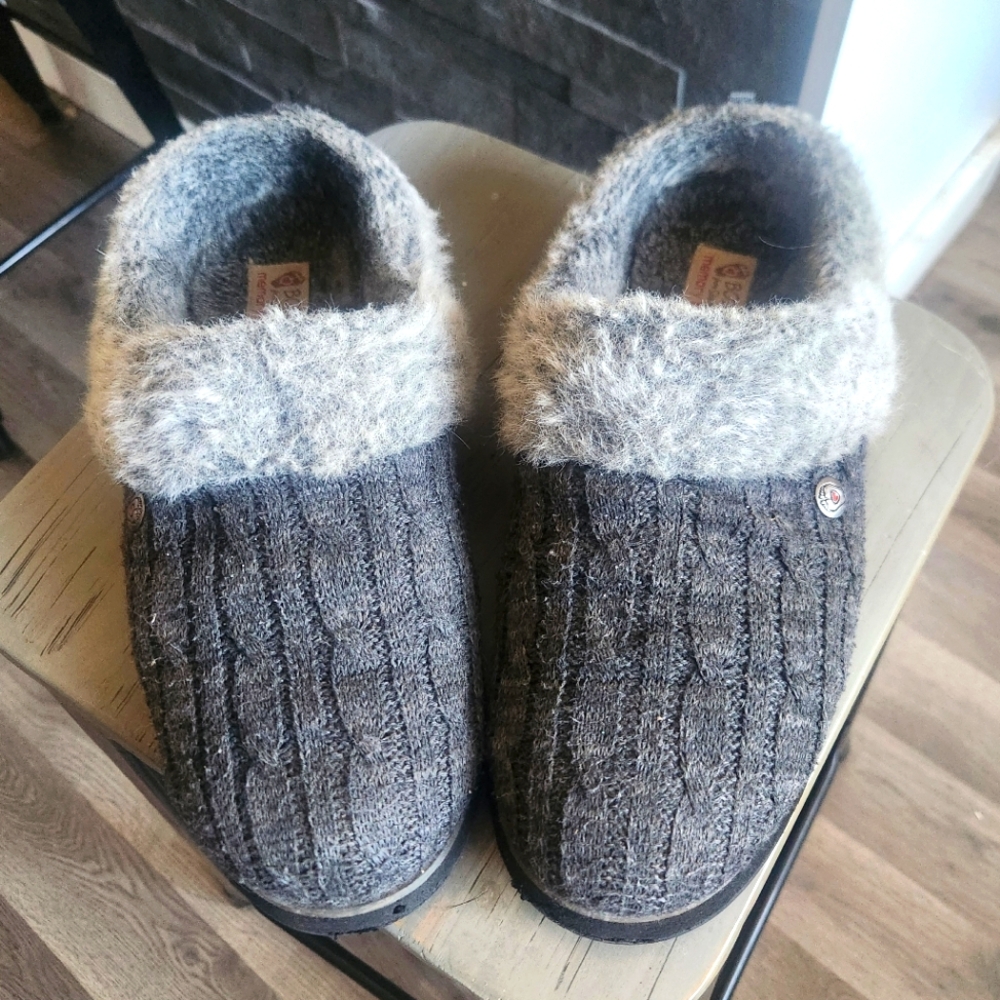 Sketchers "BoBs" Cozy Gray Knit Slippers with Faux Fur Lining